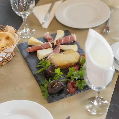 Lavanda Mira Serra 3*